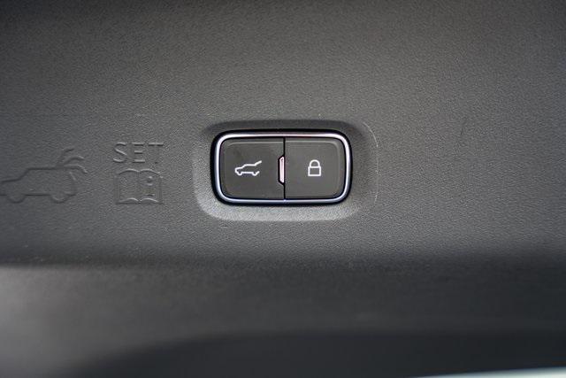 used 2025 Ford Expedition car, priced at $67,873