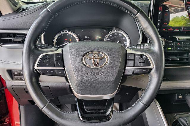 used 2022 Toyota Highlander car, priced at $37,945