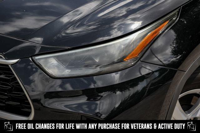 used 2022 Toyota Highlander car, priced at $26,971