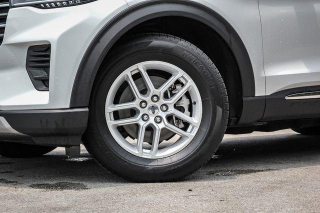 used 2025 Ford Explorer car, priced at $33,991