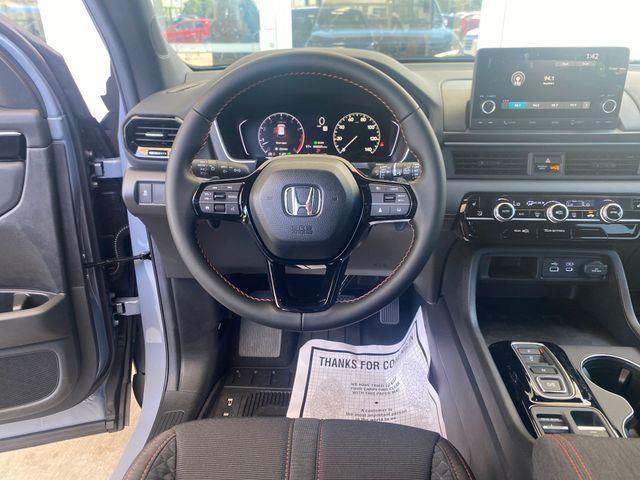 new 2025 Honda Pilot car, priced at $44,205