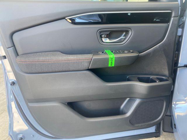 new 2025 Honda Pilot car, priced at $44,205