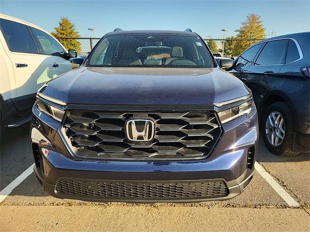 new 2025 Honda Pilot car, priced at $43,695