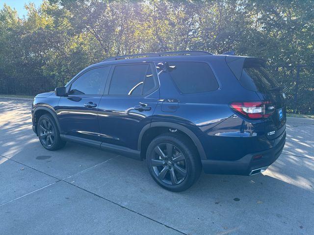 new 2025 Honda Pilot car, priced at $41,695