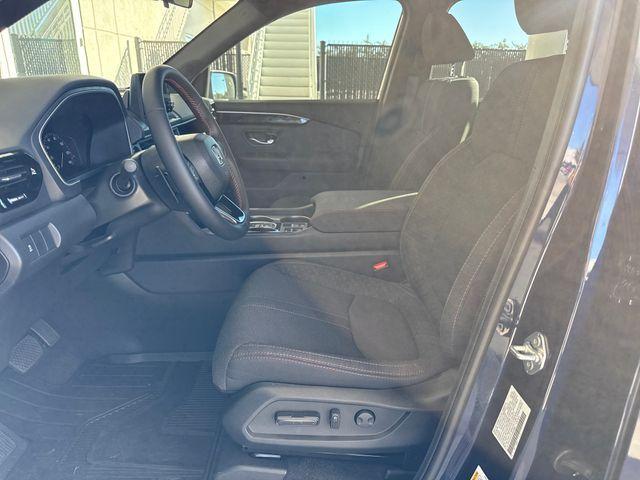 new 2025 Honda Pilot car, priced at $41,695