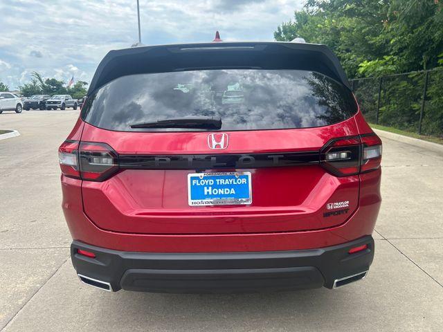 new 2025 Honda Pilot car, priced at $42,105