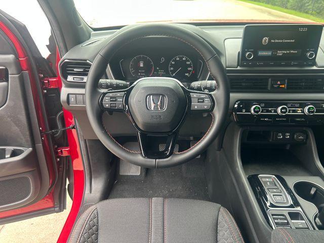 new 2025 Honda Pilot car, priced at $42,105
