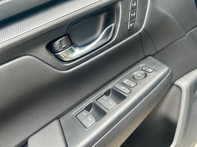 new 2025 Honda CR-V Hybrid car, priced at $39,045