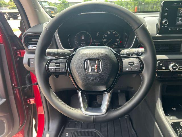 new 2025 Honda Pilot car, priced at $45,405