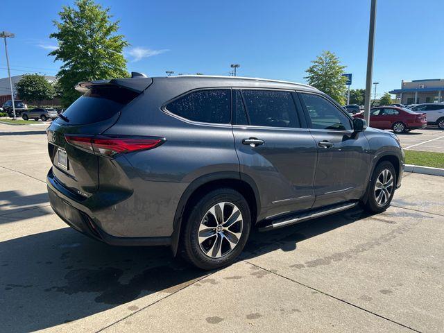 used 2022 Toyota Highlander car, priced at $38,695