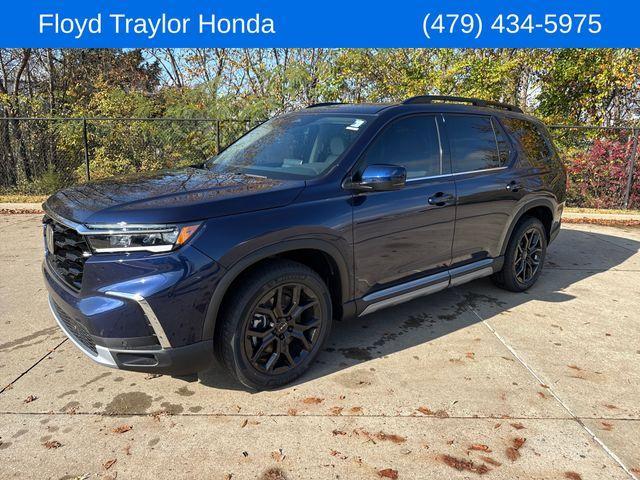 new 2025 Honda Pilot car, priced at $51,195