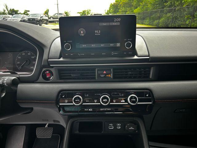 new 2025 Honda Pilot car, priced at $42,105