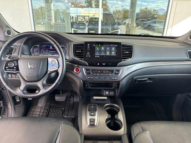 used 2022 Honda Pilot car, priced at $27,995