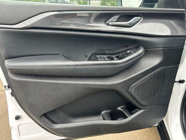 used 2023 Jeep Grand Cherokee car, priced at $32,990