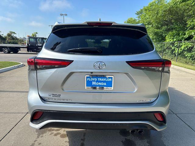 used 2021 Toyota Highlander car, priced at $32,395