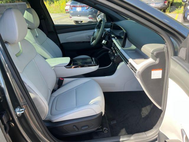 new 2025 Hyundai TUCSON Hybrid car, priced at $38,005