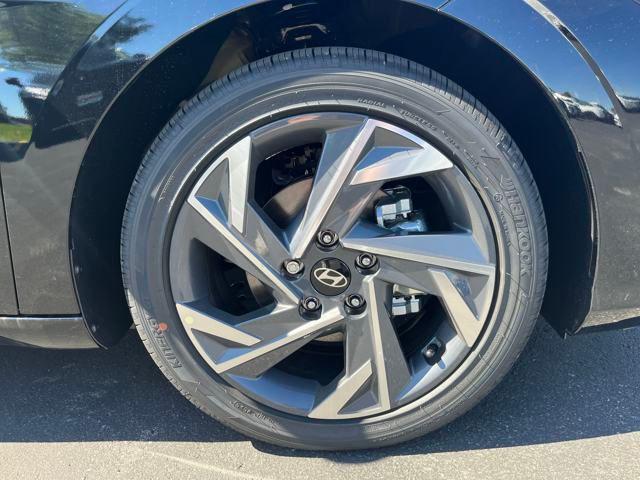 new 2025 Hyundai Elantra car, priced at $22,910