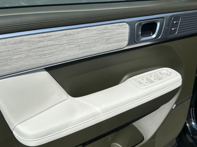 new 2025 Hyundai SANTA FE HEV car, priced at $47,060