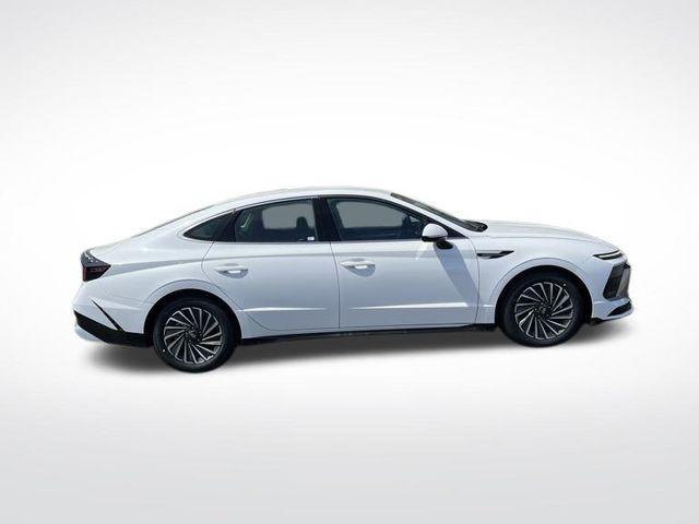 new 2025 Hyundai Sonata Hybrid car, priced at $32,780