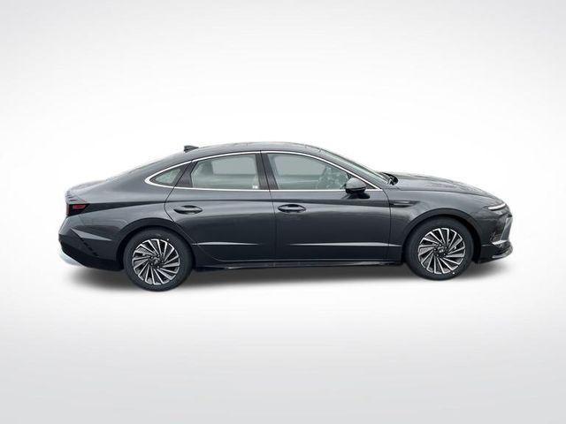 new 2025 Hyundai Sonata Hybrid car, priced at $38,685