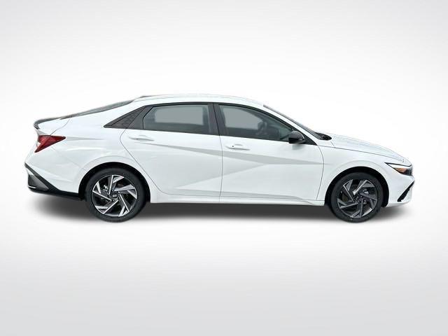 new 2025 Hyundai Elantra HEV car, priced at $29,150