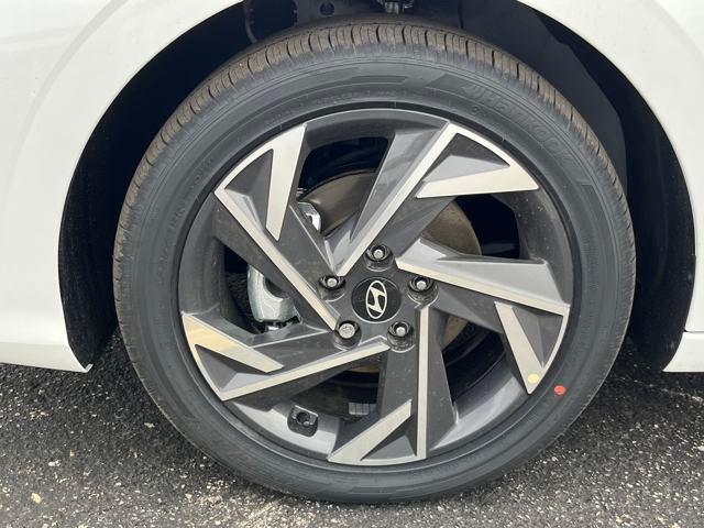 new 2025 Hyundai Elantra car, priced at $30,980