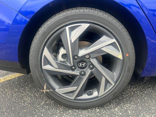 new 2025 Hyundai Elantra car, priced at $22,910