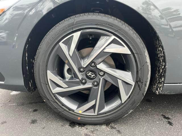 new 2025 Hyundai Elantra car, priced at $22,925