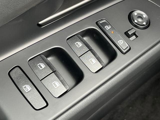 new 2025 Hyundai Elantra car, priced at $22,925
