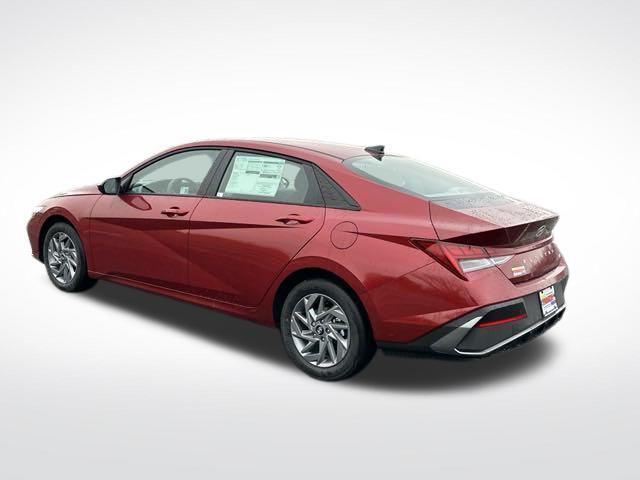 new 2025 Hyundai Elantra HEV car, priced at $26,720