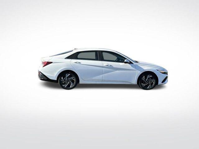 new 2025 Hyundai Elantra car, priced at $27,670