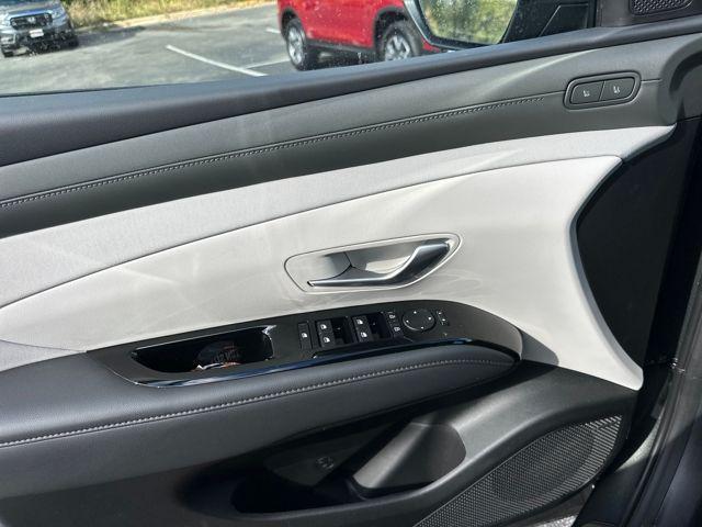 new 2025 Hyundai TUCSON Hybrid car, priced at $38,340