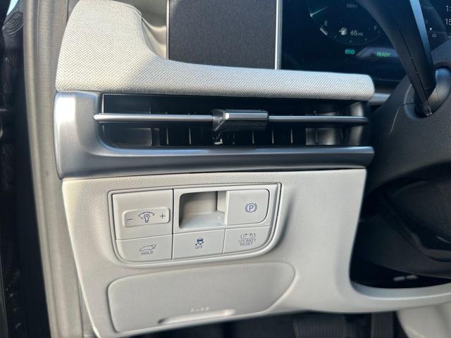 new 2026 Hyundai TUCSON Hybrid car, priced at $41,370