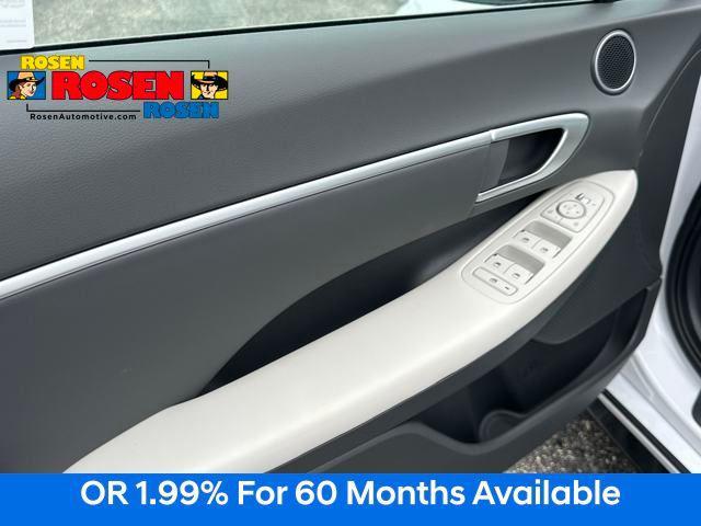 new 2025 Hyundai Sonata Hybrid car, priced at $30,075