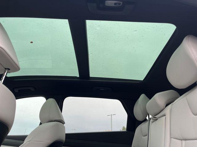 new 2025 Hyundai TUCSON Hybrid car, priced at $38,330