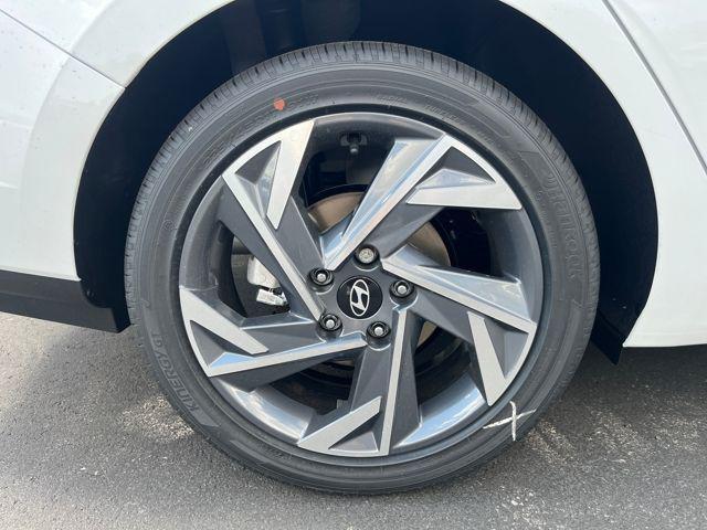 new 2025 Hyundai Elantra car, priced at $22,010