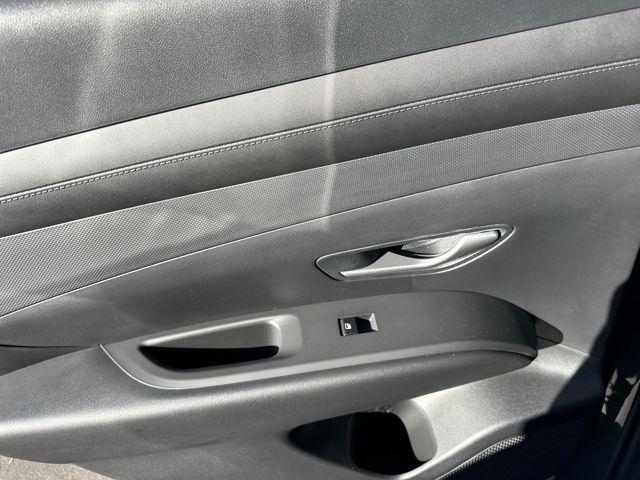 new 2026 Hyundai TUCSON Hybrid car, priced at $31,275