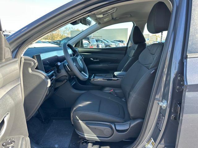 new 2026 Hyundai TUCSON Hybrid car, priced at $31,275