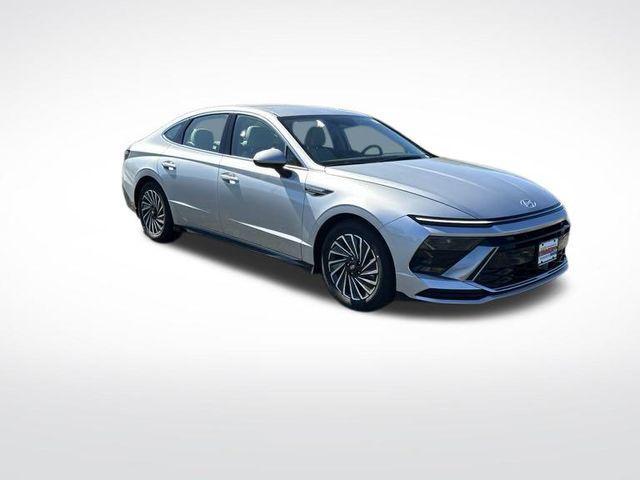 new 2025 Hyundai Sonata Hybrid car, priced at $31,690