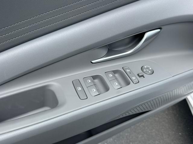 new 2025 Hyundai ELANTRA HEV car, priced at $26,265