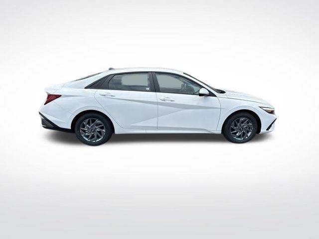 new 2025 Hyundai ELANTRA HEV car, priced at $26,265