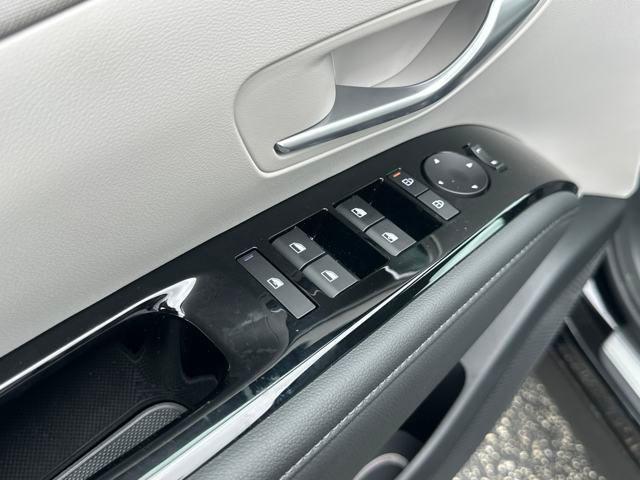 new 2025 Hyundai TUCSON Hybrid car, priced at $41,220