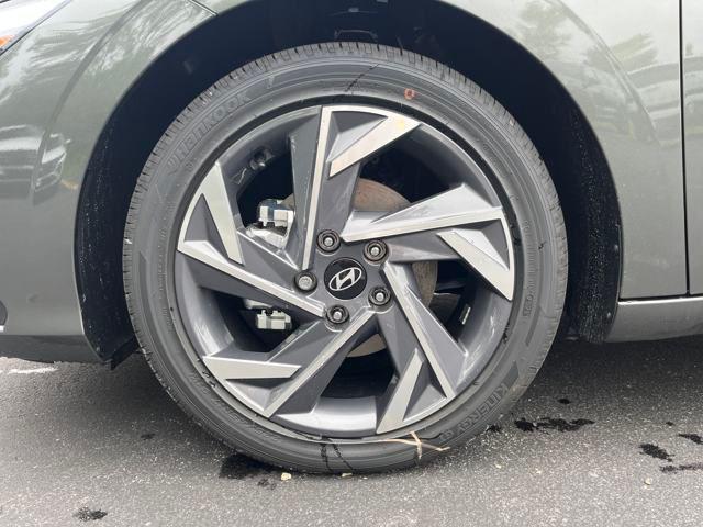 new 2025 Hyundai Elantra car, priced at $22,840