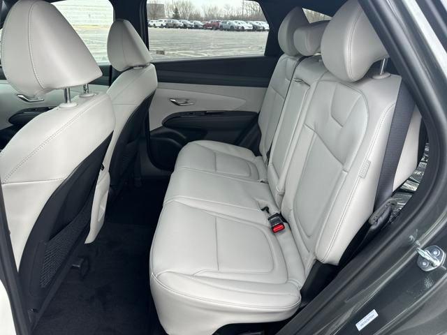 new 2025 Hyundai TUCSON Hybrid car, priced at $42,065