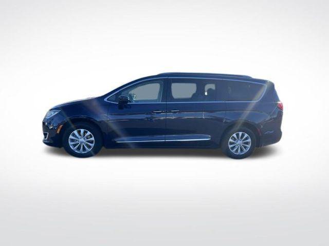 used 2018 Chrysler Pacifica car, priced at $16,986