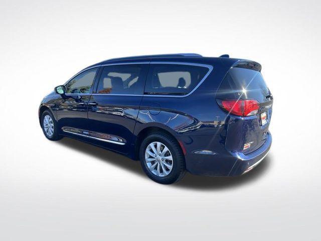 used 2018 Chrysler Pacifica car, priced at $16,986