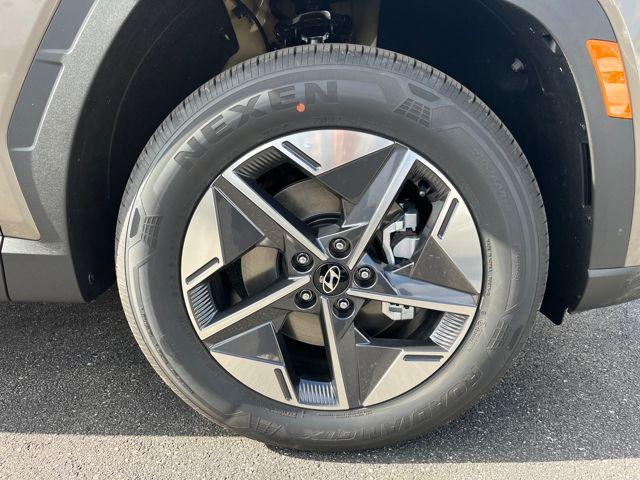 new 2026 Hyundai TUCSON Hybrid car, priced at $33,160