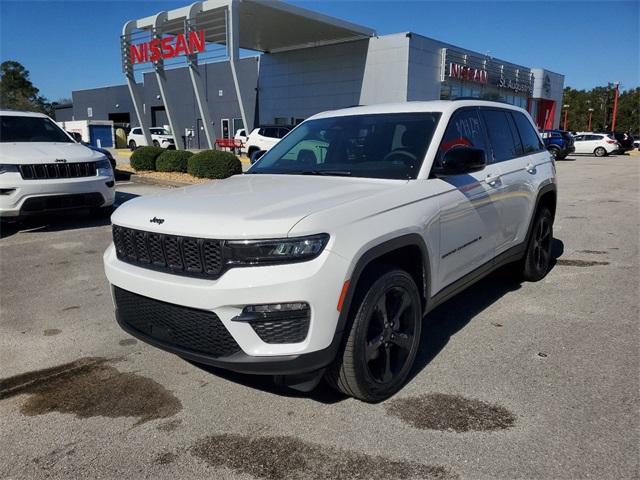 used 2024 Jeep Grand Cherokee car, priced at $40,939