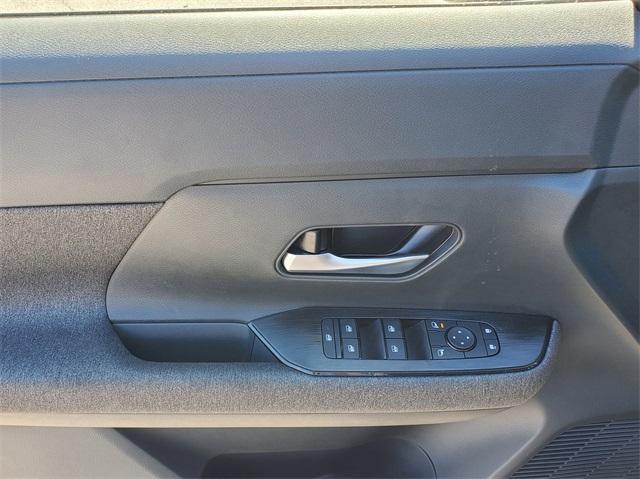 new 2025 Nissan Kicks car, priced at $22,908