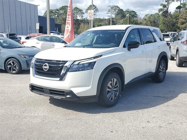 new 2025 Nissan Pathfinder car, priced at $39,554